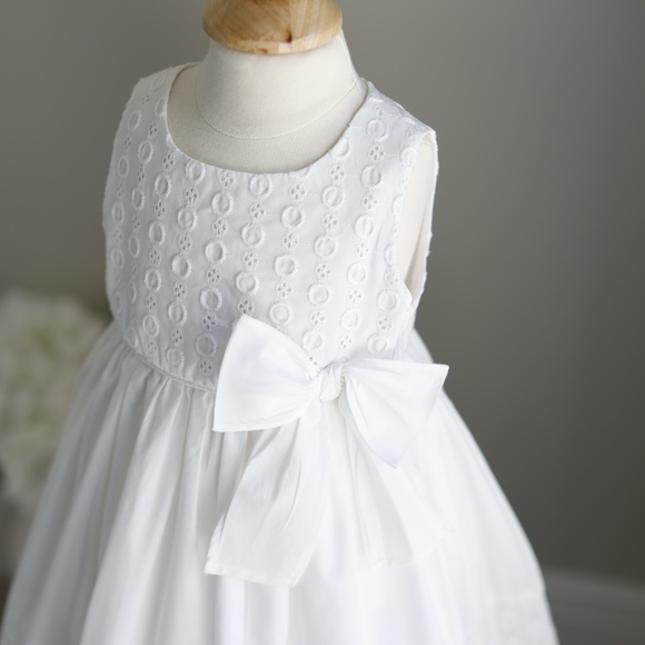 SALE- White Sundress Eyelet Trim Size 18 Months Beach Portrait Vacation NWOT - Picture 2 of 5